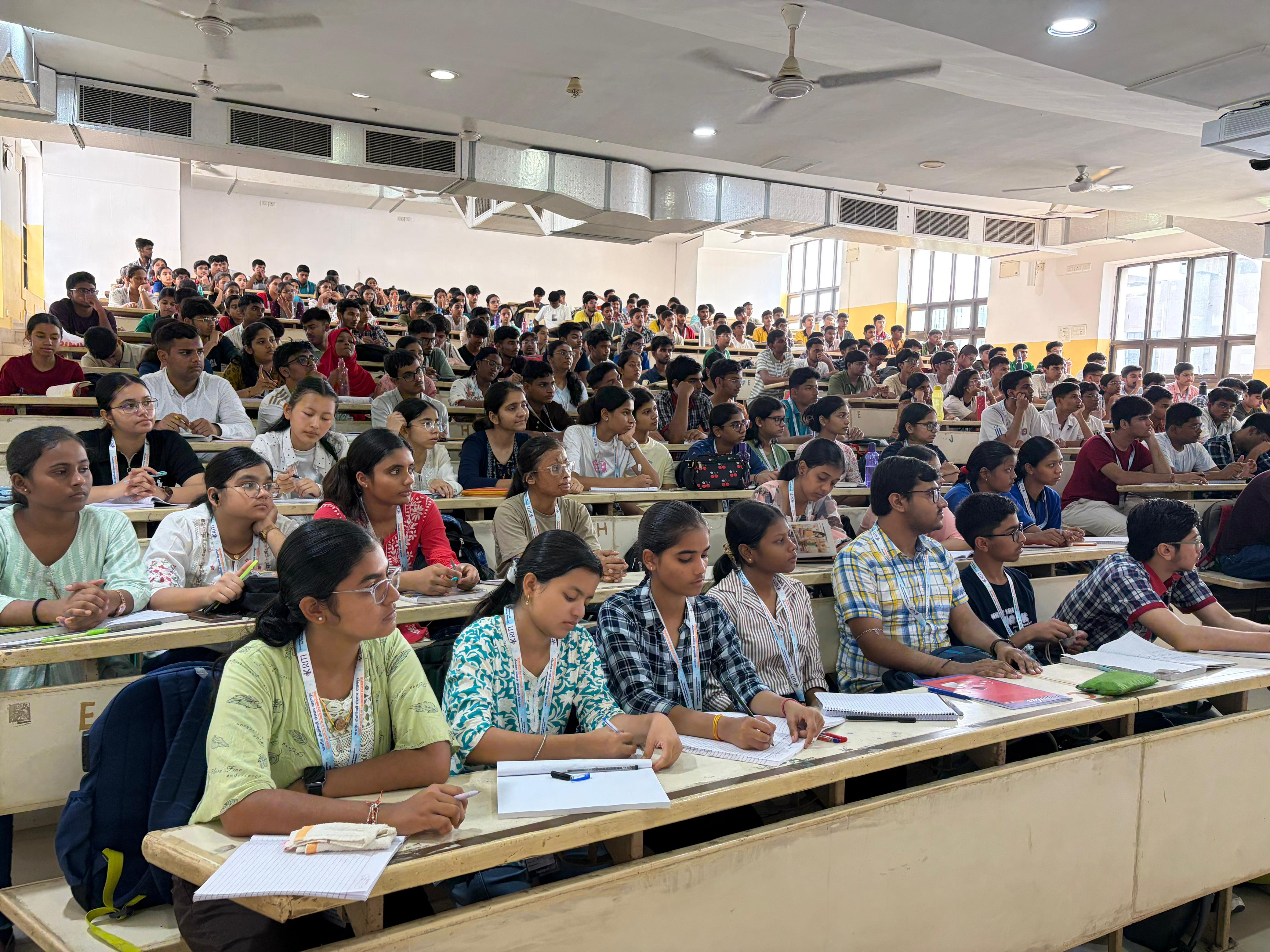A hall full of curious minds — Kriti students learning, questioning, and shaping the innovations of tomorrow.